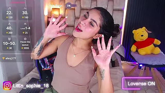 Discover our girls online shows and discover the company of countless livestreamers, with stunning shapes, sex toys and more.
