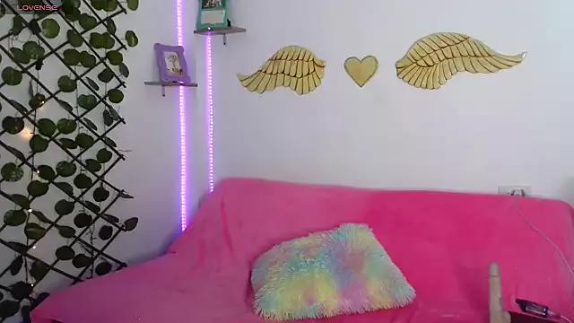 littleayshel from StripChat is Freechat