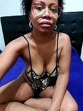 littlebrunett from StripChat