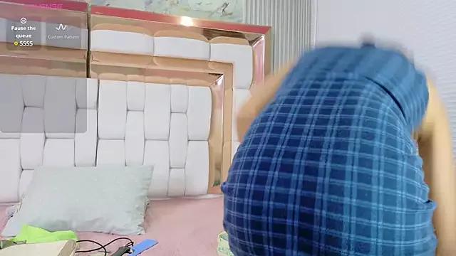 littlee_emilyy_ from StripChat
