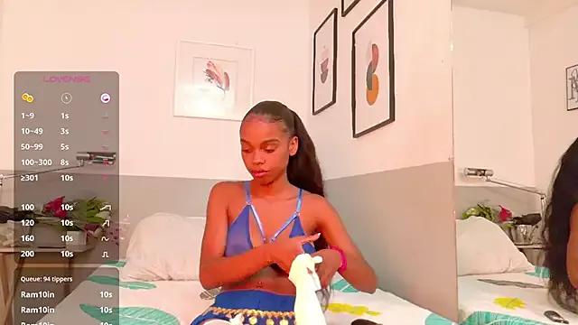 littleebonymommy from StripChat