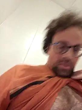 littlehairyman from StripChat
