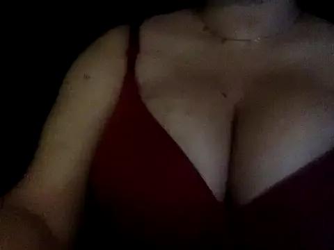 LittleHeartss from StripChat is Freechat