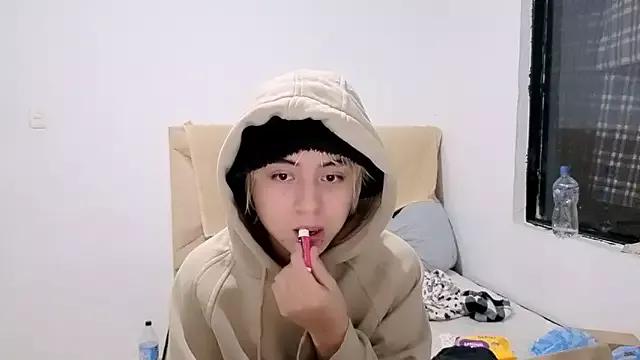 LittleKiioTatsuki from StripChat