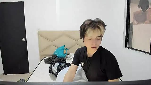 LittleKiioTatsuki from StripChat