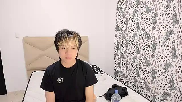 LittleKiioTatsuki from StripChat
