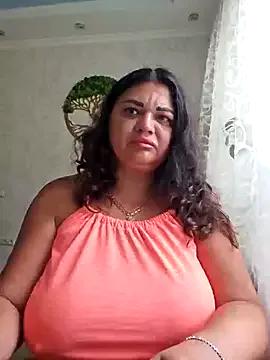 Discover our girls online shows and discover the company of countless livestreamers, with stunning shapes, sex toys and more.