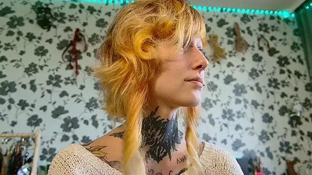 Littlespacemouse from StripChat is Freechat