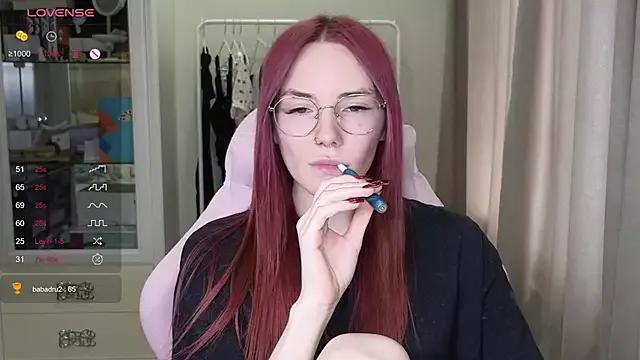 Discover our girls online shows and discover the company of countless livestreamers, with stunning shapes, sex toys and more.