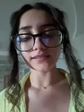 LittleX_Angel from StripChat