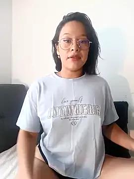 Liulee2 from StripChat