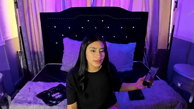 Liv_Evans_ from StripChat is Freechat