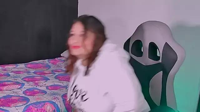 Lizz_Milf from StripChat