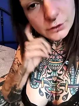 lizzardqueeen from StripChat