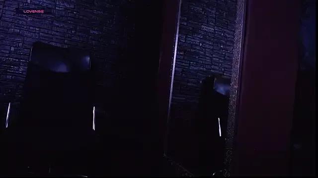 Lizzie_Collin from StripChat