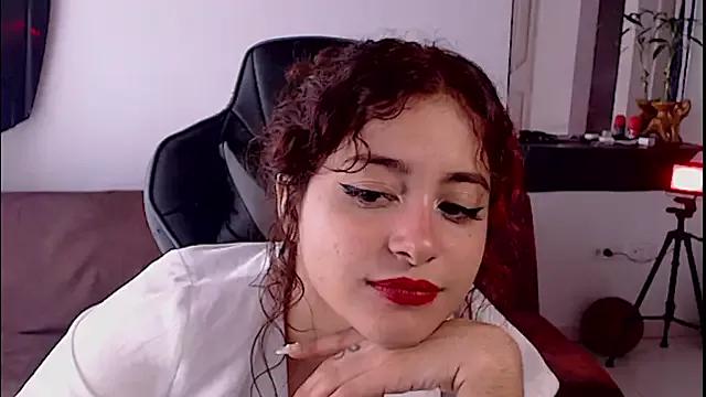 Discover our girls online shows and discover the company of countless livestreamers, with stunning shapes, sex toys and more.