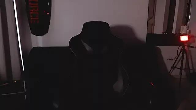 lizzy-c-e-e from StripChat
