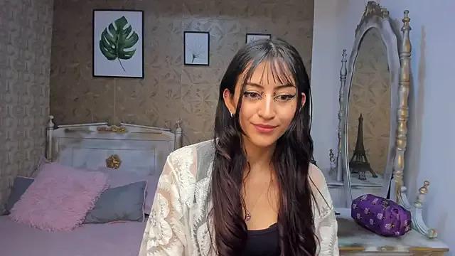 Lizzy_delux from StripChat is Freechat