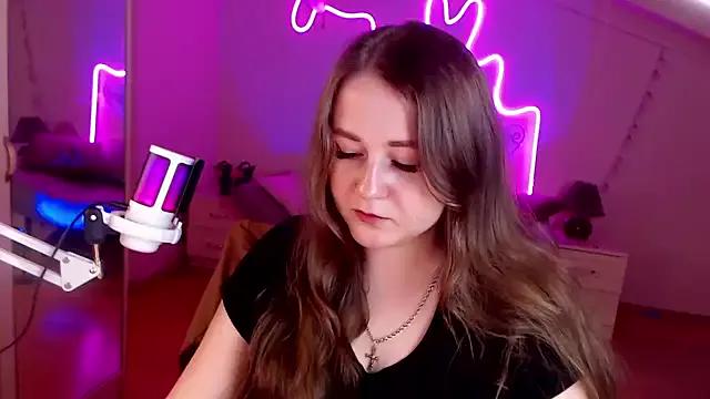 LizzyShine from StripChat
