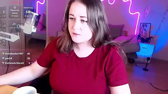 LizzyShine from StripChat