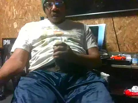 LngStrke69 webcams show profile image 