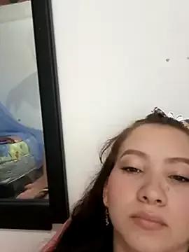 Discover our girls online shows and discover the company of countless livestreamers, with stunning shapes, sex toys and more.