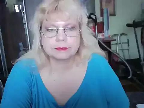 Discover our girls online shows and discover the company of countless livestreamers, with stunning shapes, sex toys and more.