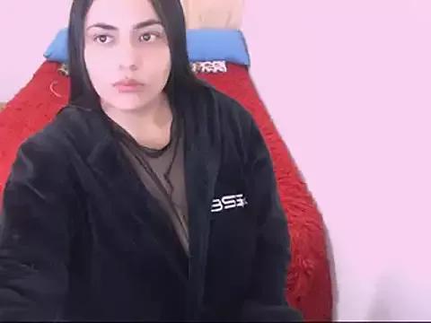 Discover our girls online shows and discover the company of countless livestreamers, with stunning shapes, sex toys and more.