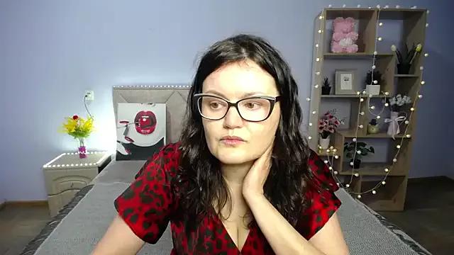 LolaHikls from StripChat