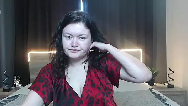 Discover our girls online shows and discover the company of countless livestreamers, with stunning shapes, sex toys and more.