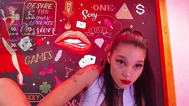 LolaLarsson from StripChat