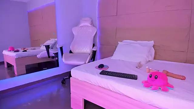 Lolarose_ from StripChat is Freechat