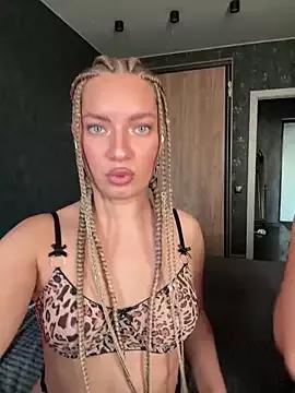 Lolastrawberry from StripChat