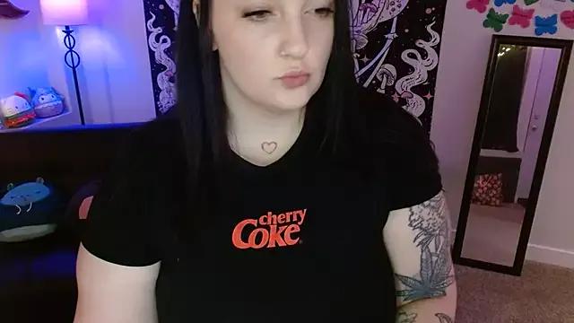 LolaWilde from StripChat is Freechat