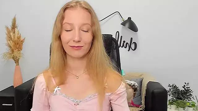 LolaWilsons from StripChat is Freechat