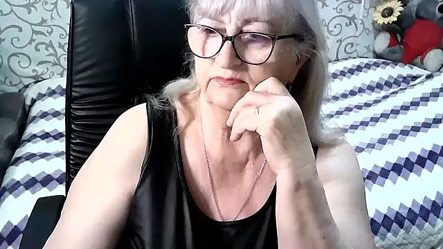 LolkaAlyss from StripChat