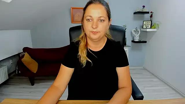 LollaGirl from StripChat