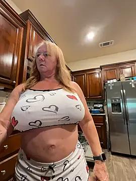 Lolli_Jones from StripChat