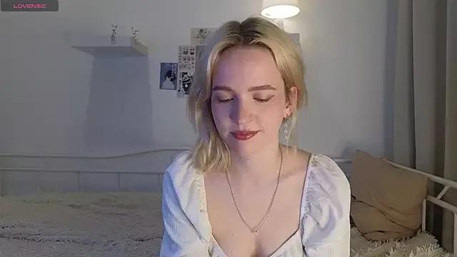lolly_pie from StripChat