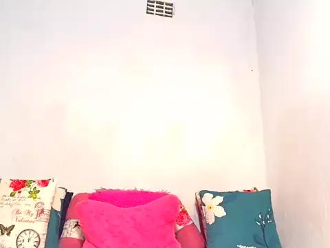LoloQueen5 from StripChat