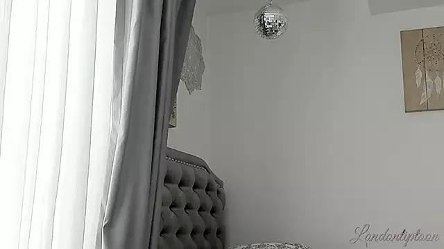 Londonttipton webcams show profile image 
