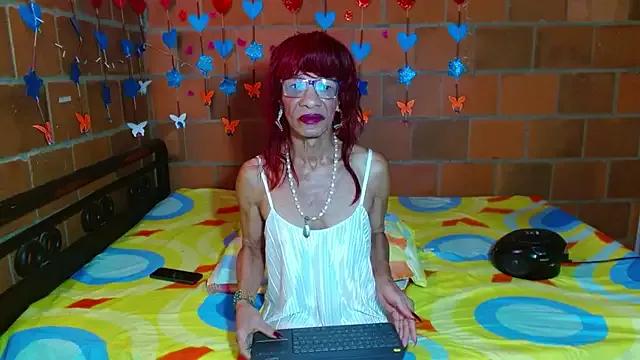 Discover our girls online shows and discover the company of countless livestreamers, with stunning shapes, sex toys and more.