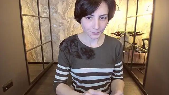 Discover our girls online shows and discover the company of countless livestreamers, with stunning shapes, sex toys and more.
