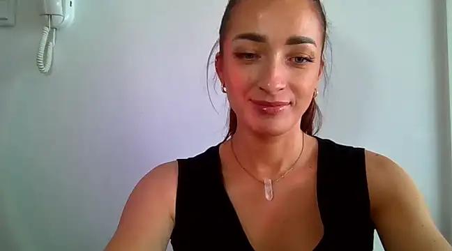 Discover our girls online shows and discover the company of countless livestreamers, with stunning shapes, sex toys and more.