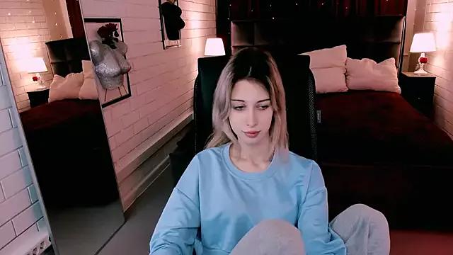 LoriTori webcams show profile image 