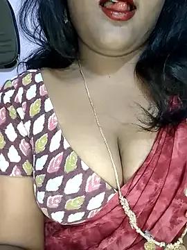 louise92 from StripChat is Freechat