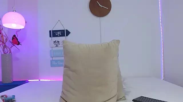 LouiseBallen from StripChat is Freechat