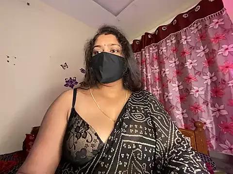 LouleyRanii from StripChat is Freechat