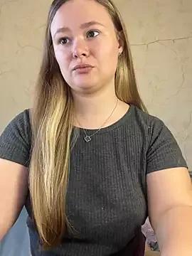 LovelyCaramelle webcams show profile image 