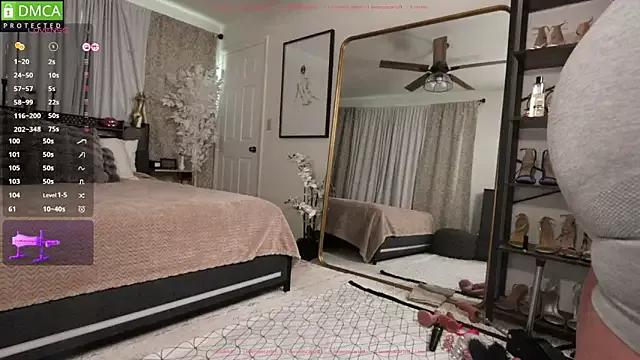 Discover our girls online shows and discover the company of countless livestreamers, with stunning shapes, sex toys and more.